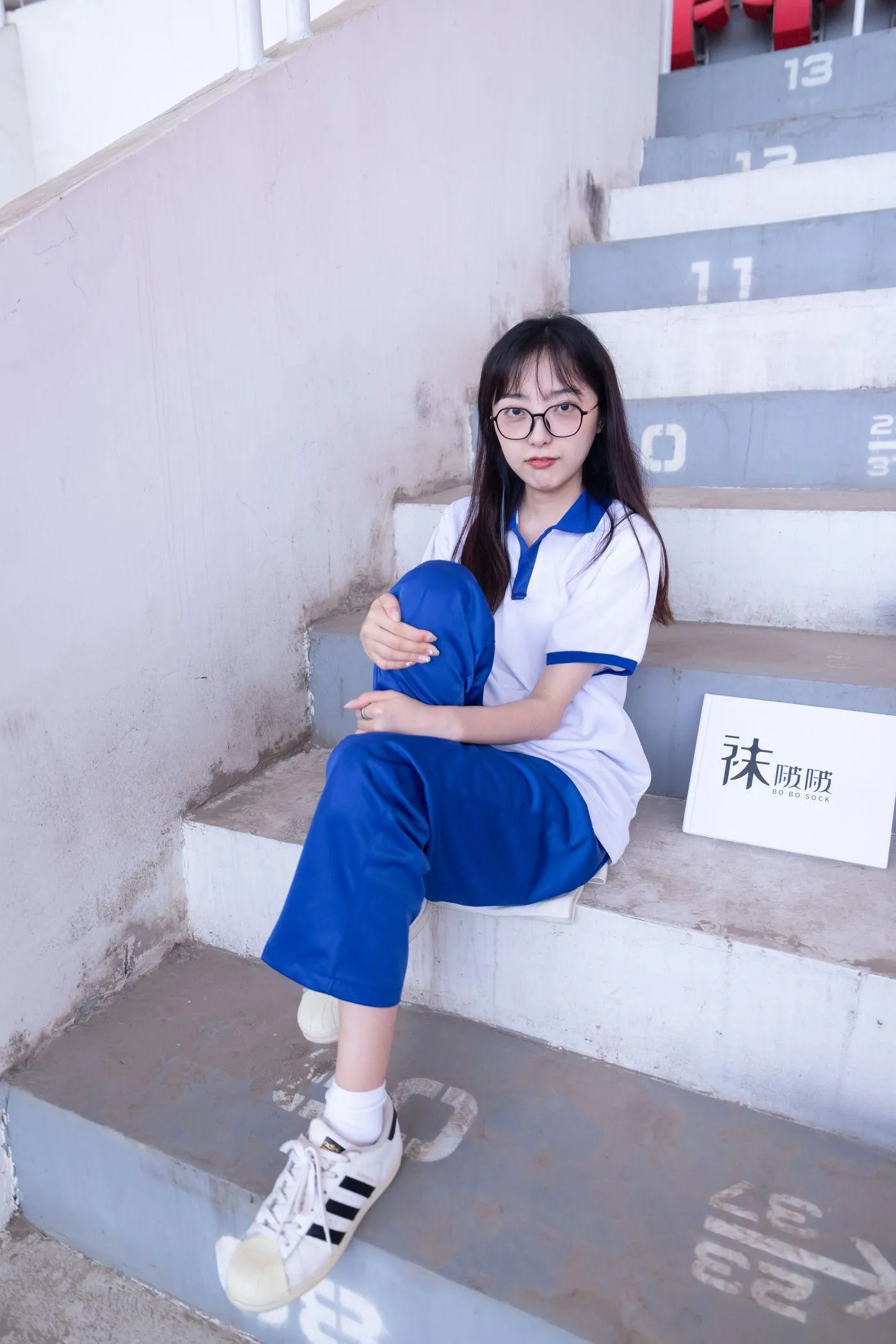 [BoBoSocks袜啵啵]NO.002 稚予-校服、贝壳头、白棉袜、裸足 [139P]插图2